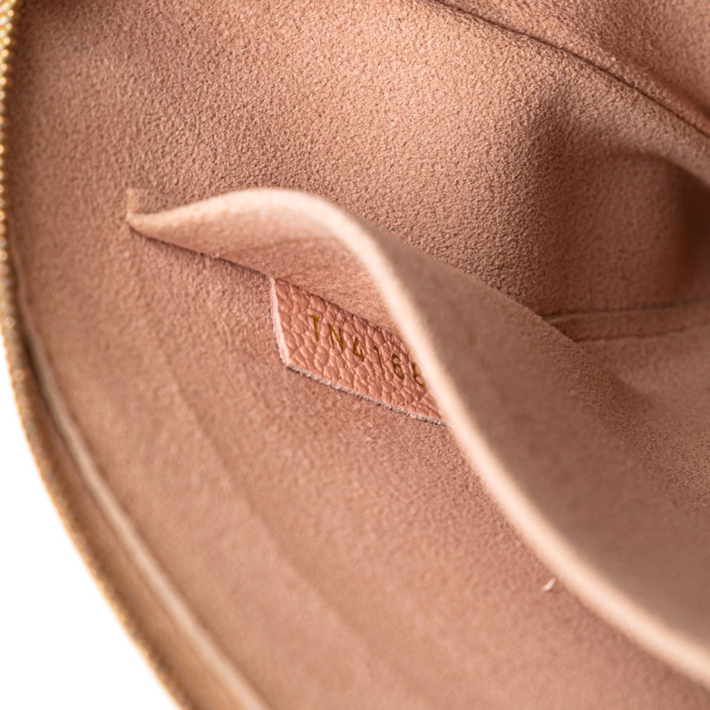 Louis Vuitton Monogram Daily Pouch - Detail 1