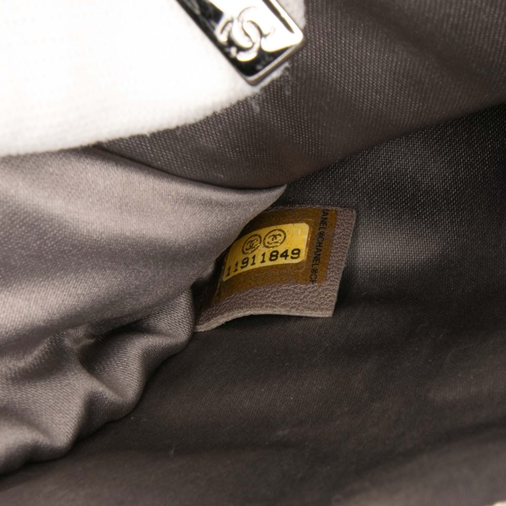 Chanel Vinyl Ice Cube Flap - Detail 1