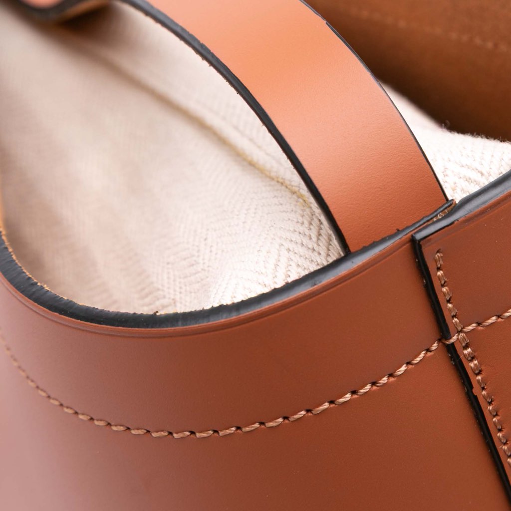 Loewe Leather Ikebana Tote - Detail 2