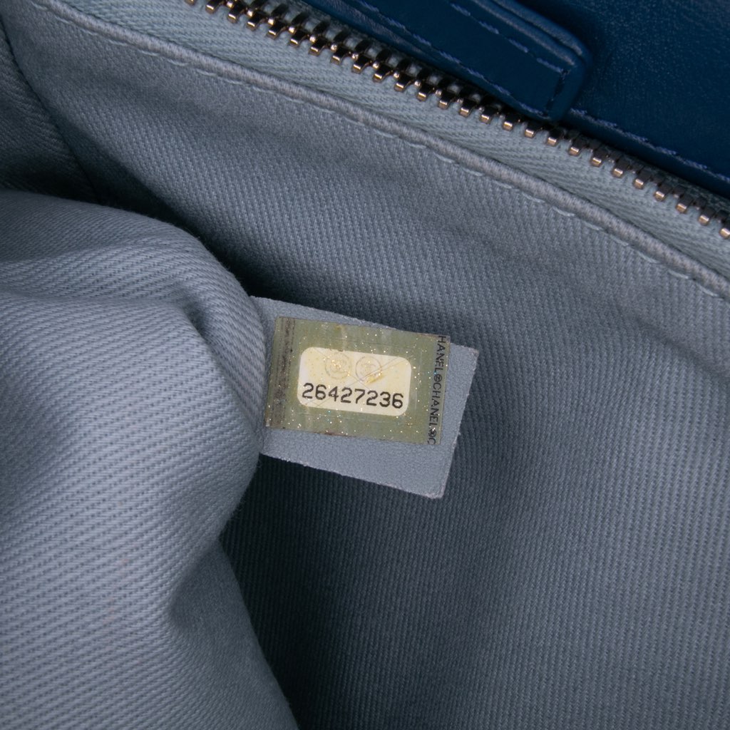 Chanel Medium Calfskin Coco Chevron Envelope Flap - Detail 1