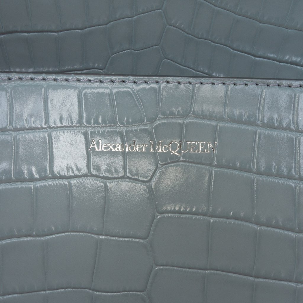 Alexander Mcqueen Croc Embossed Calfskin Skull Knuckle Duster Crossbody - Detail 1