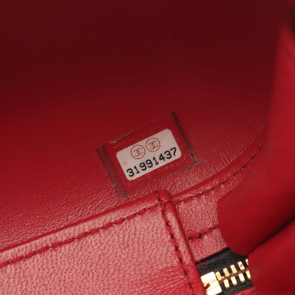 Chanel Quilted Lambskin CC Bubble Vanity Case With Chain - Side view