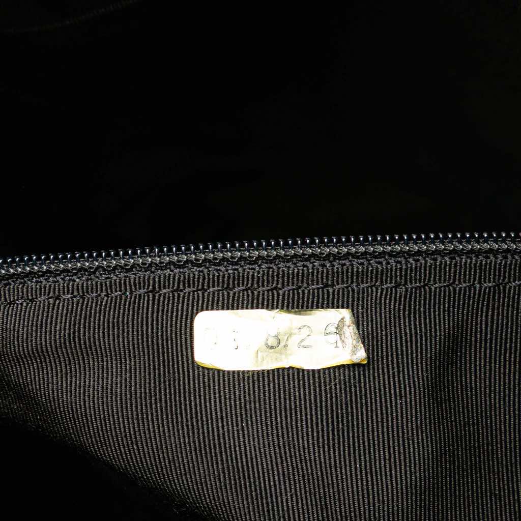 Chanel Medium Lambskin Chocolate Bar Shoulder Bag - Detail 2