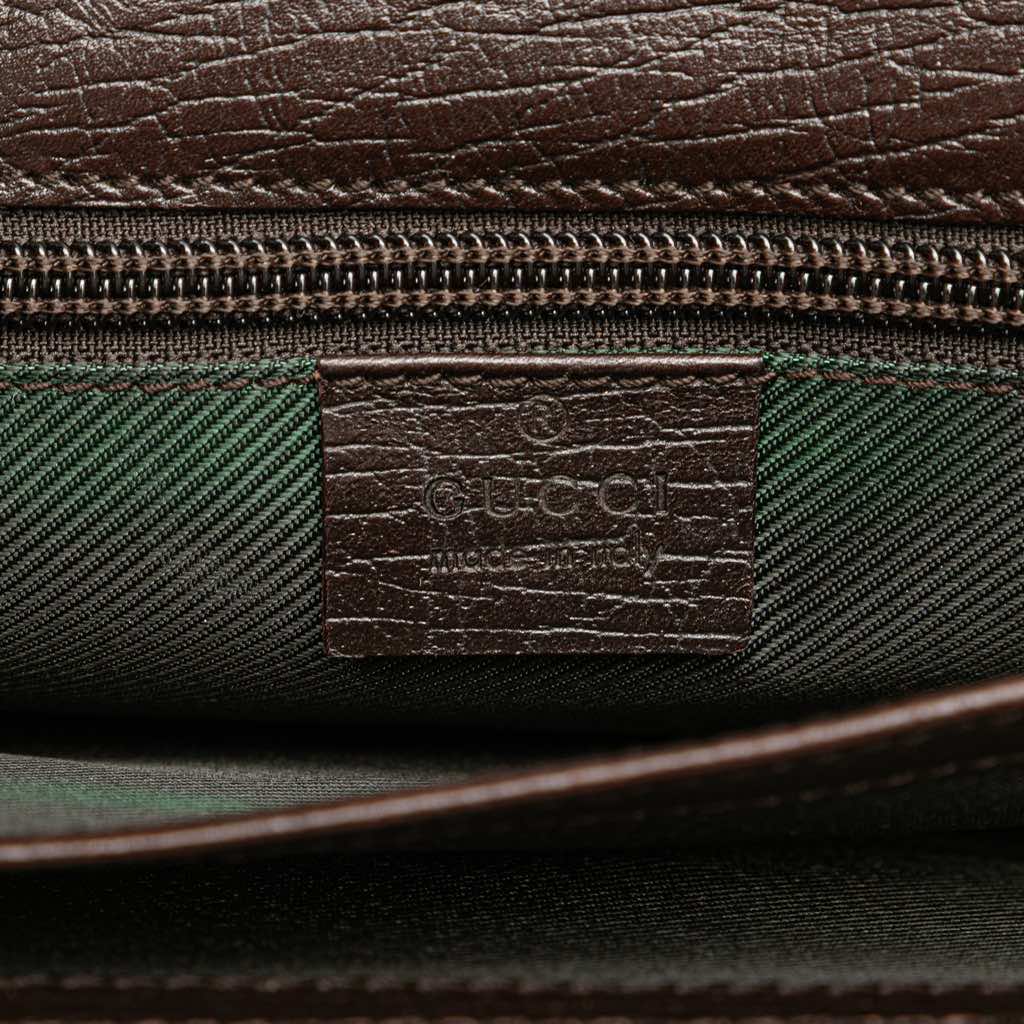 Gucci GG Supreme Clutch - 5