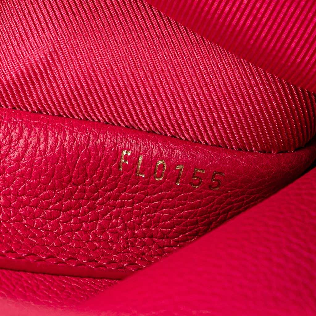 Louis Vuitton Calfskin Lockme PM - Detail 1