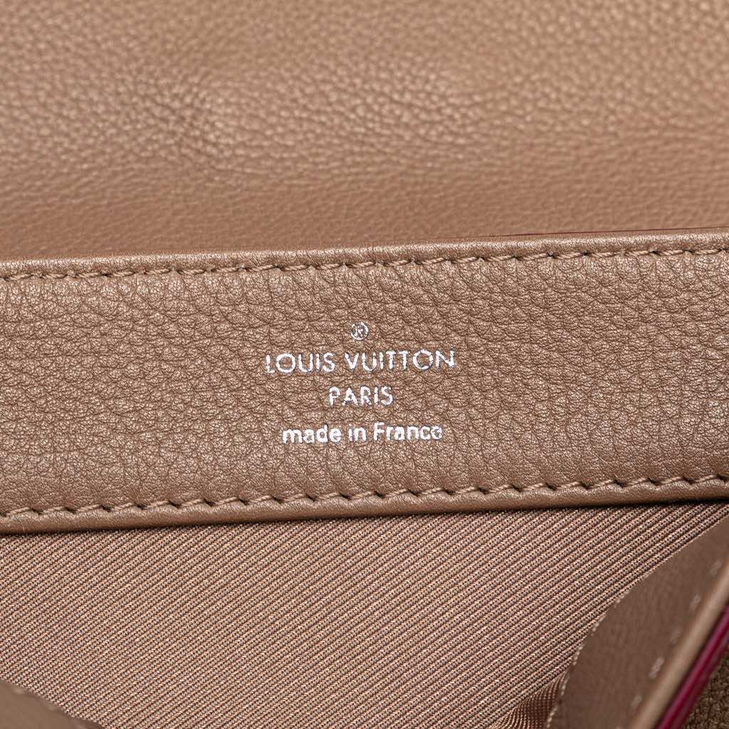 Louis Vuitton Leather Lockme II BB - 5