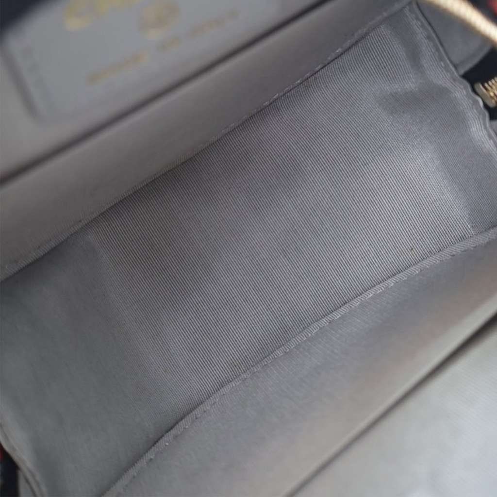 Chanel Tweed 19 Round Clutch with Chain - 4