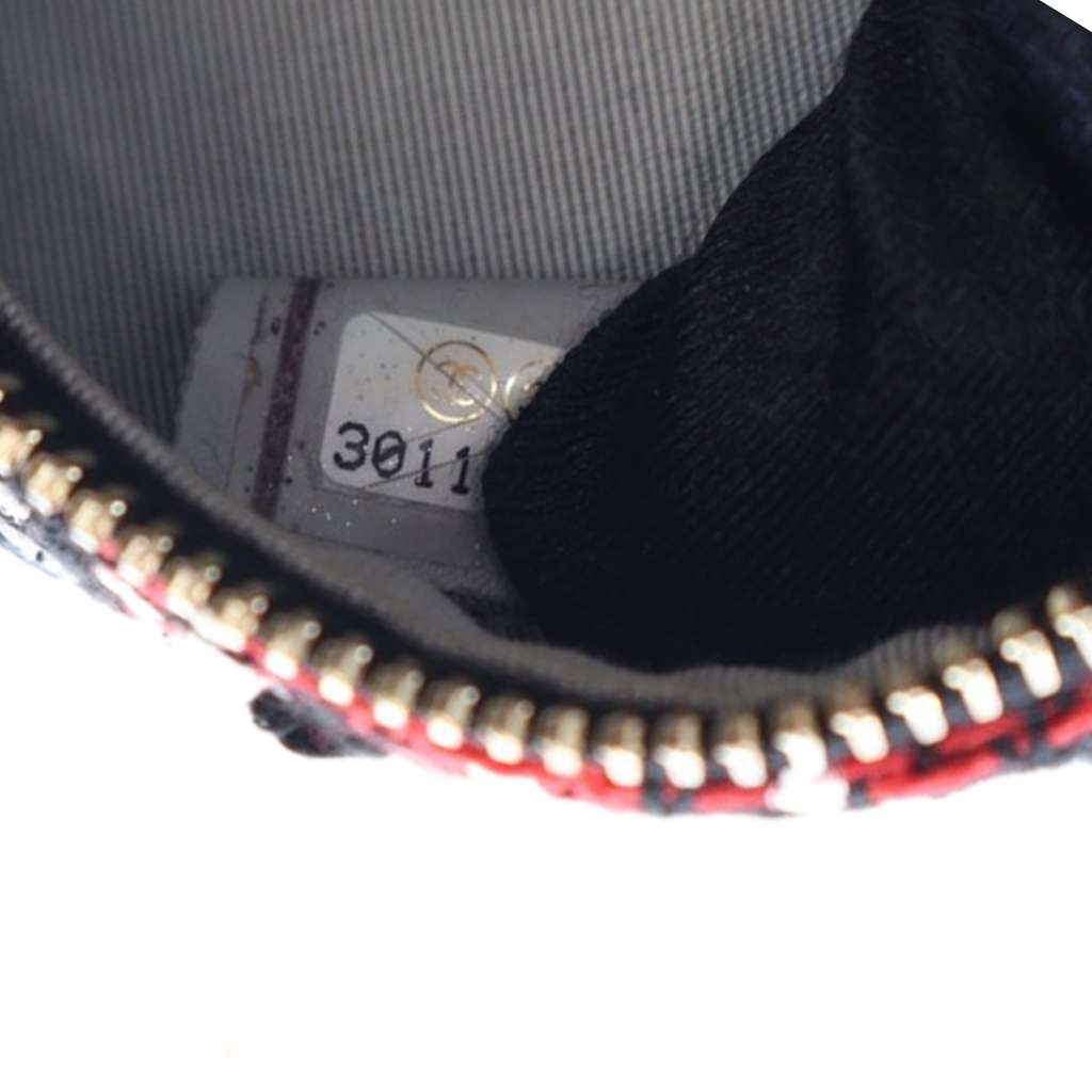 Chanel Tweed 19 Round Clutch with Chain - Detail 2