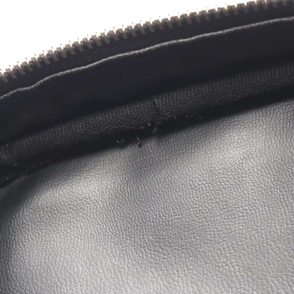 Chanel CC Caviar Vanity Case - Detail 1