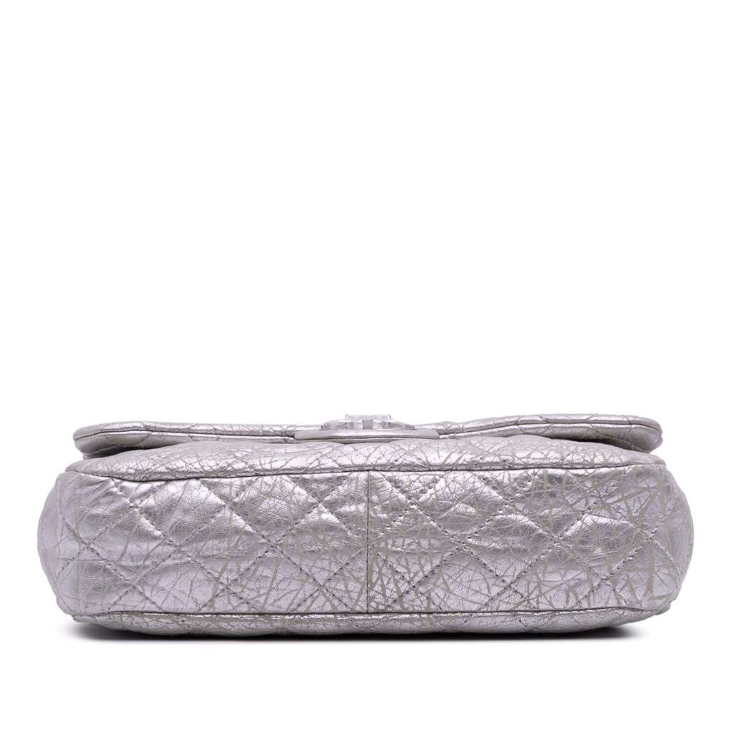 Chanel Quilted Aged Calfskin On The Rocks Flap - Image 6