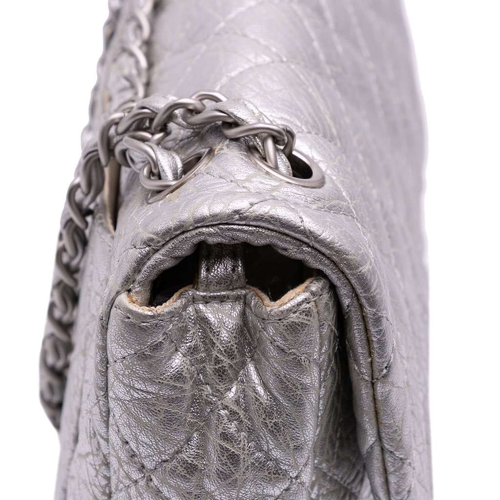 Chanel Quilted Aged Calfskin On The Rocks Flap - Image 11