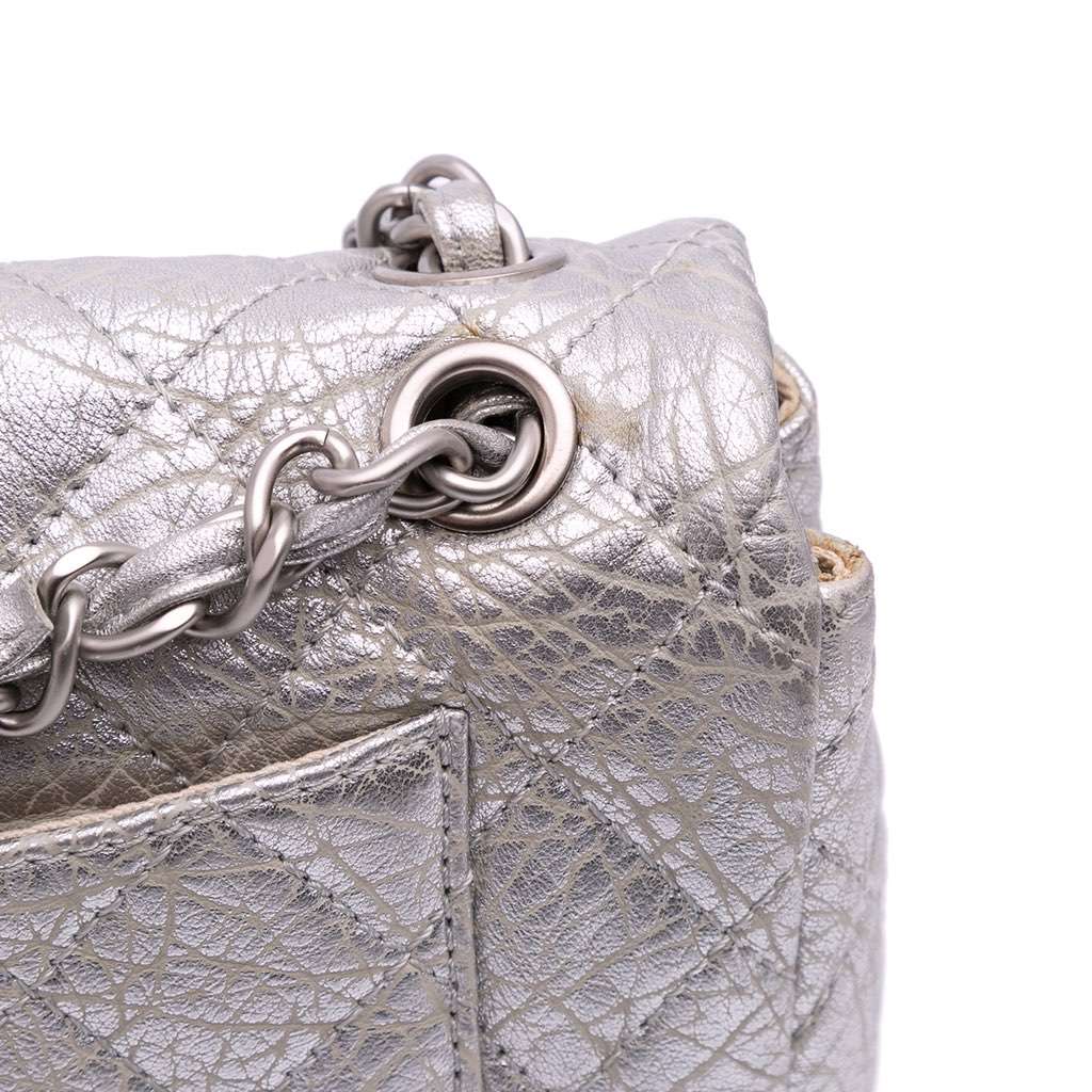 Chanel Quilted Aged Calfskin On The Rocks Flap - Image 12