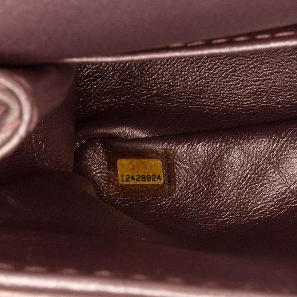 Chanel Reissue 2.55 Aged Metallic Calfskin Double Flap 226 - Detail 1