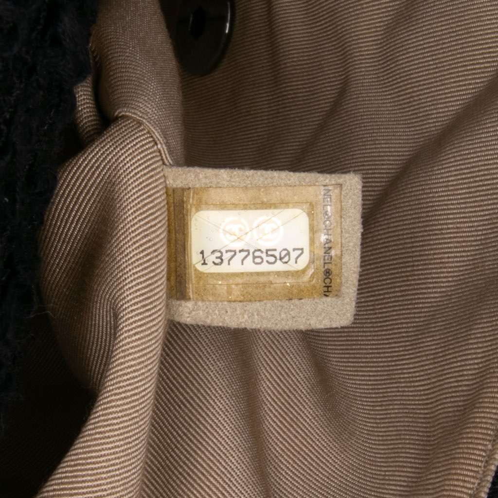 Chanel Medium Classic Tweed Single Flap - Detail 1