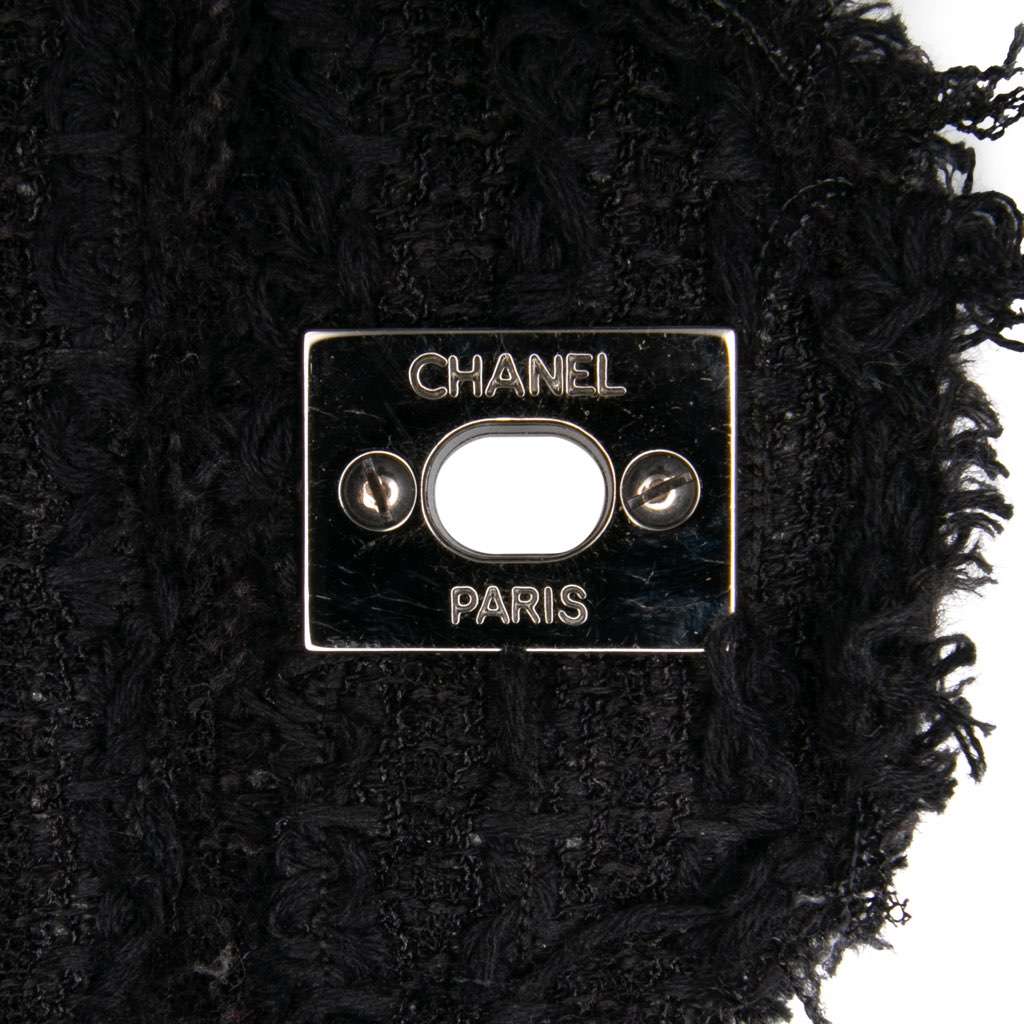 Chanel Medium Classic Tweed Single Flap - Detail 2