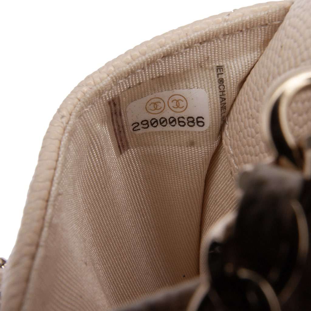 Chanel Quilted Caviar ID Card Holder - Detail 2