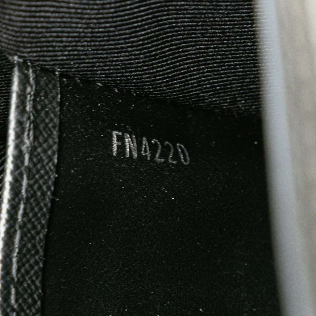 Louis Vuitton Monogram Eclipse Reverse Pochette Voyage MM - Detail 1