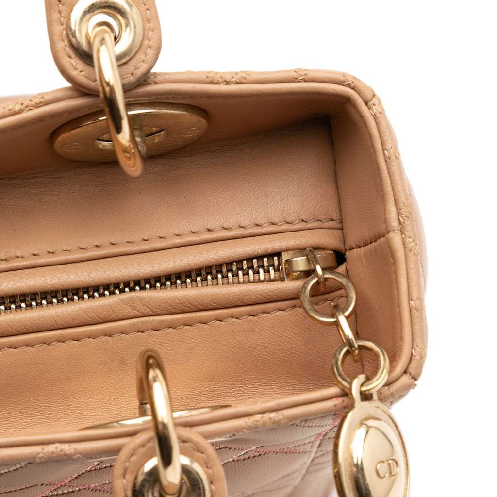 Dior Medium Lambskin Cannage Contrast Stitch Lady Dior - Detail 2
