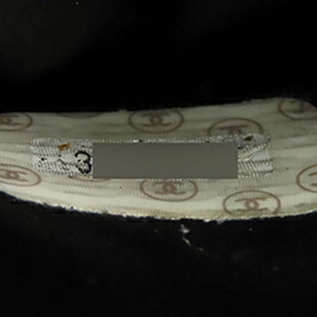 Chanel CC Caviar Vanity Case - Detail 1