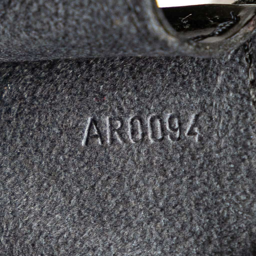 Louis Vuitton Epi Pochette Accessoires - Detail 1