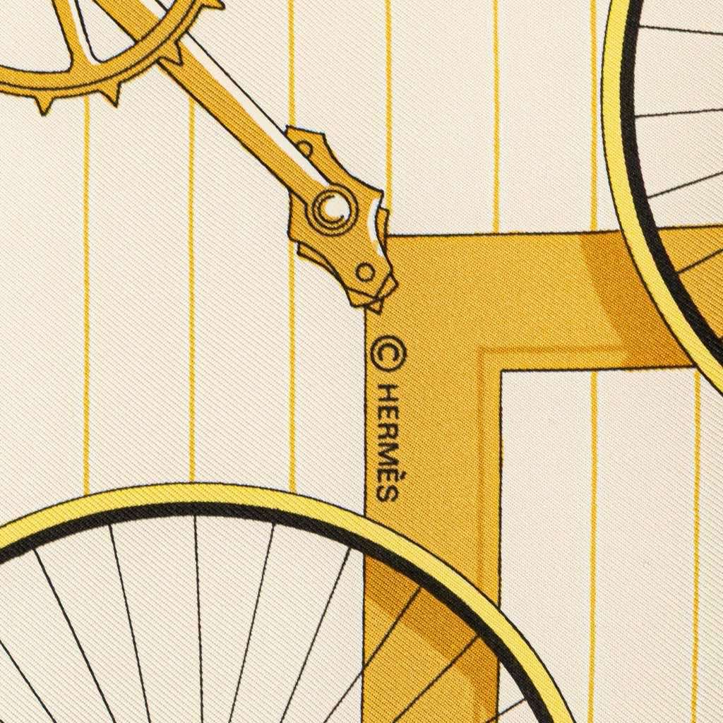 Hermès Les Becanes Silk Scarf - 4