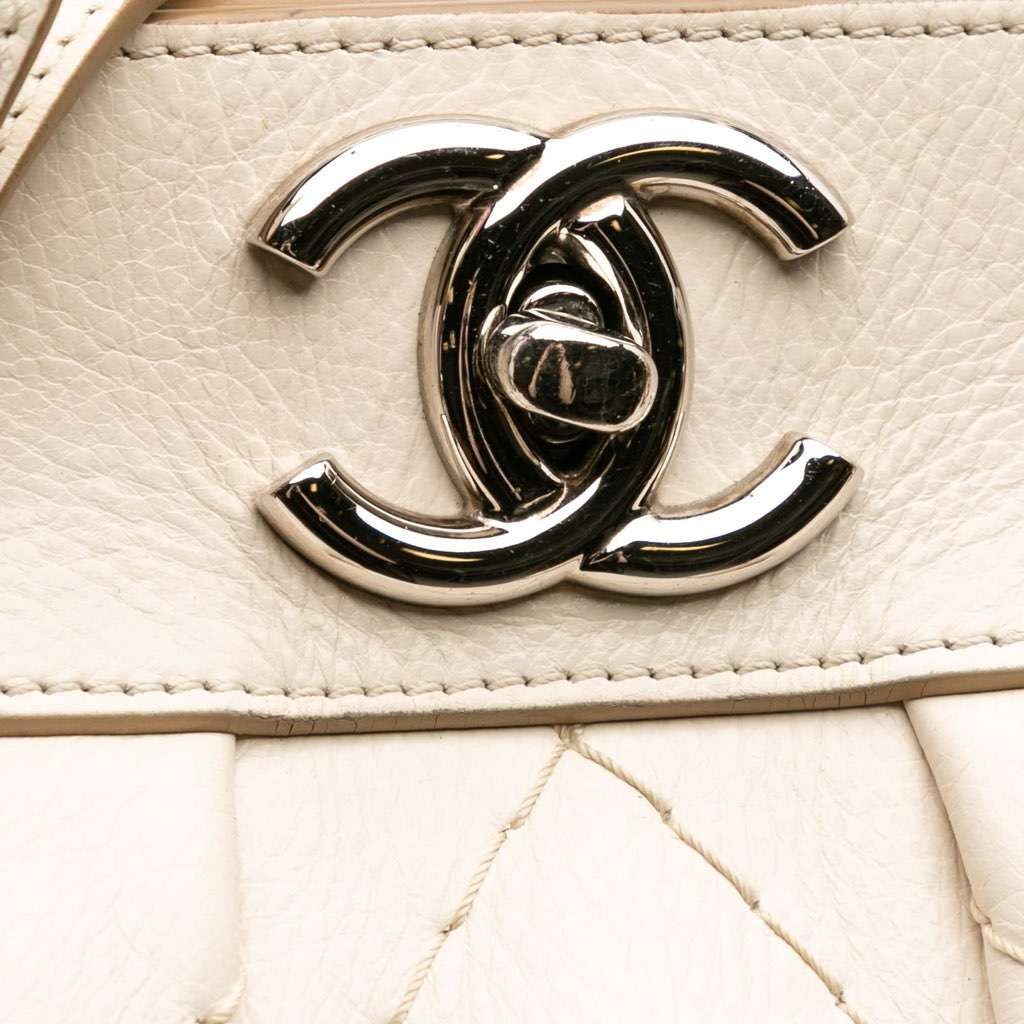 Chanel Large Quilted Aged Calfskin On The Road Tote - 5