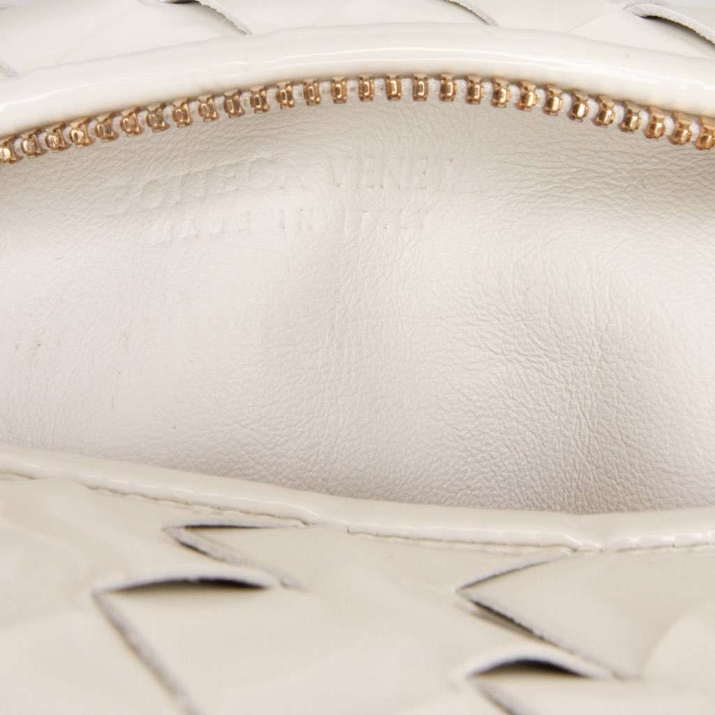 Bottega Veneta Mini Patent Intrecciato Jodie - Side view