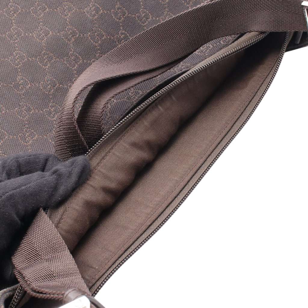 Gucci GG Canvas Crossbody - Detail 2