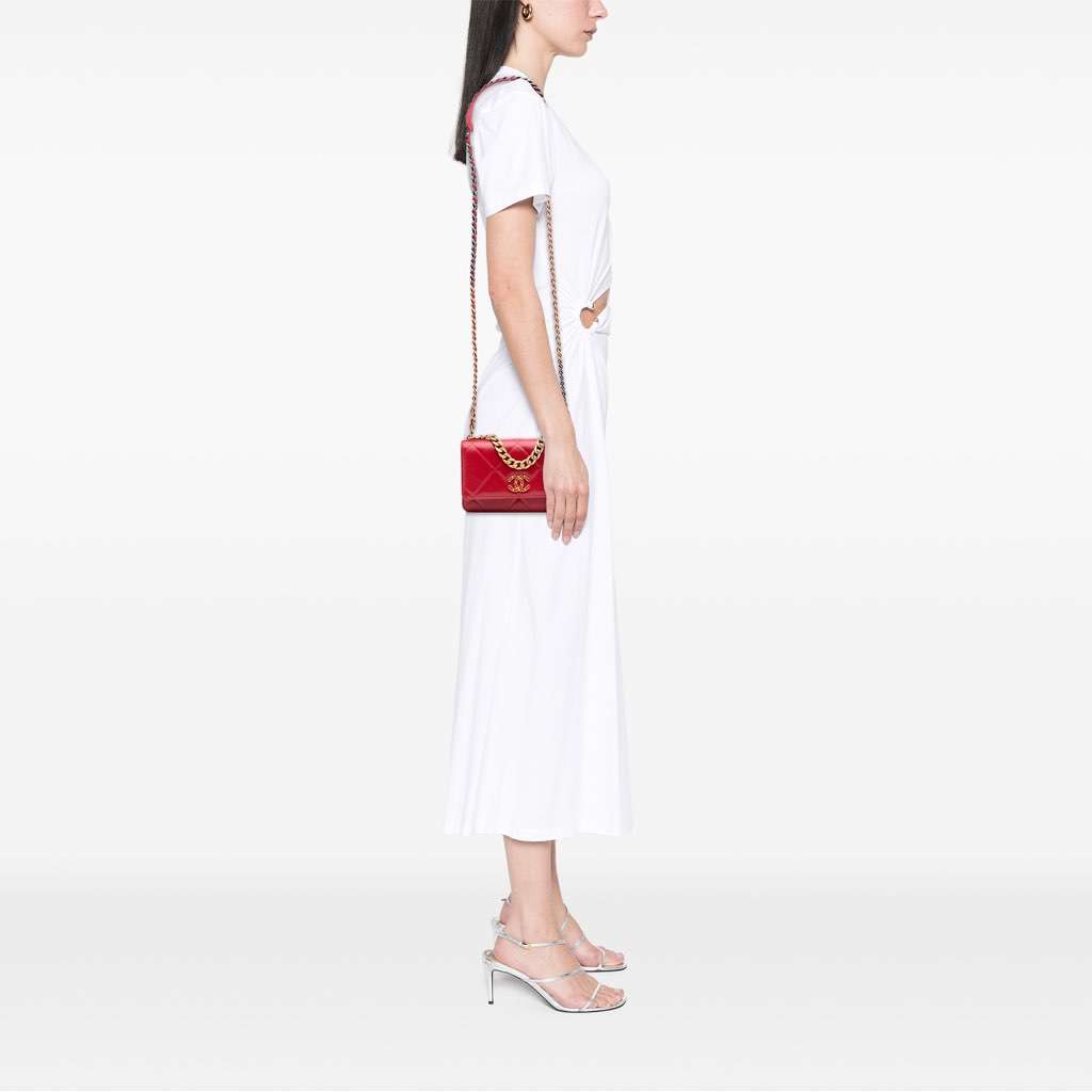 Chanel Quilted Goatskin 19 Wallet on Chain - Image 14