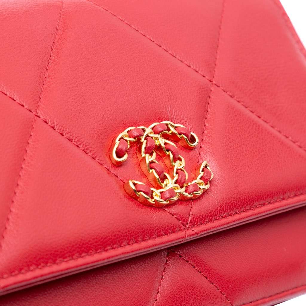 Chanel Quilted Goatskin 19 Wallet on Chain - Image 11