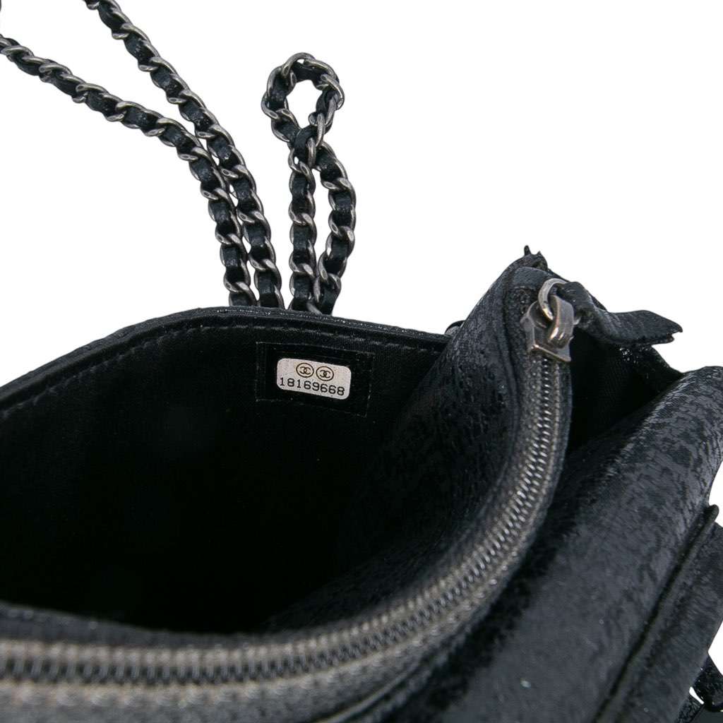Chanel CC Quilted Crinkled Calfskin Wallet On Chain - Detail 2