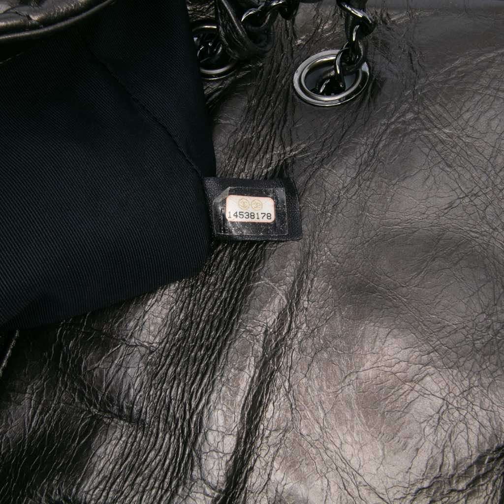 Chanel Medium Quilted Metallic Aged Calfskin Chain Me Flap - Detail 1