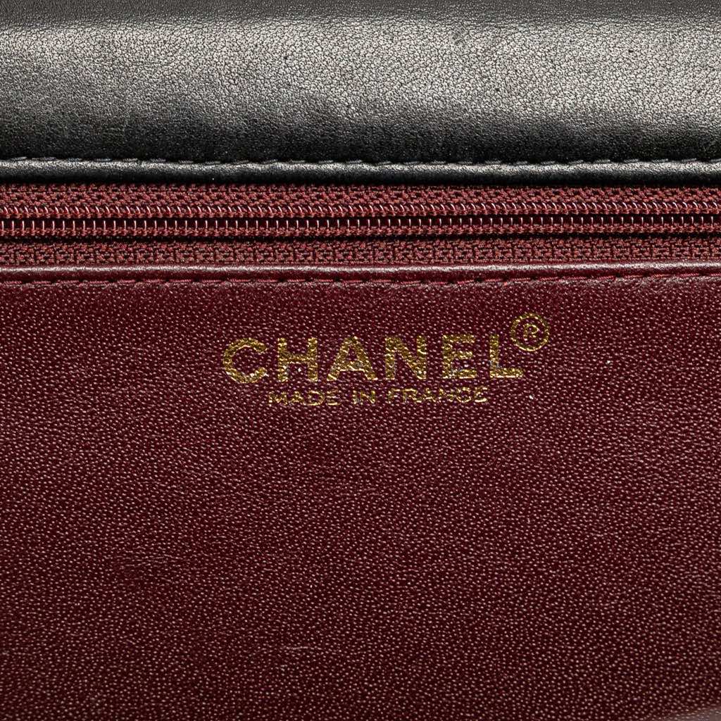 Chanel CC Quilted Lambskin Full Single Flap - Detail 2