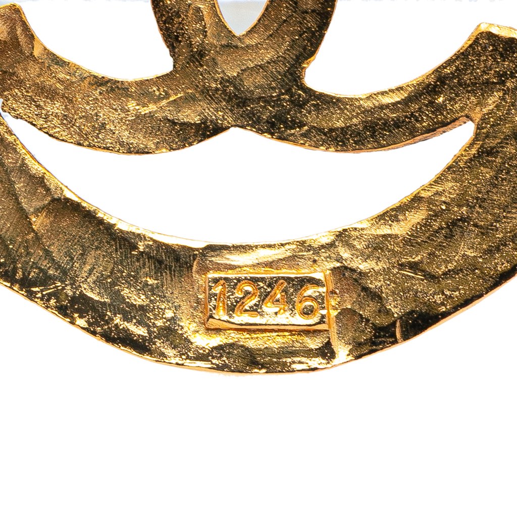 Chanel Gold Plated CC Round Brooch - Image 6