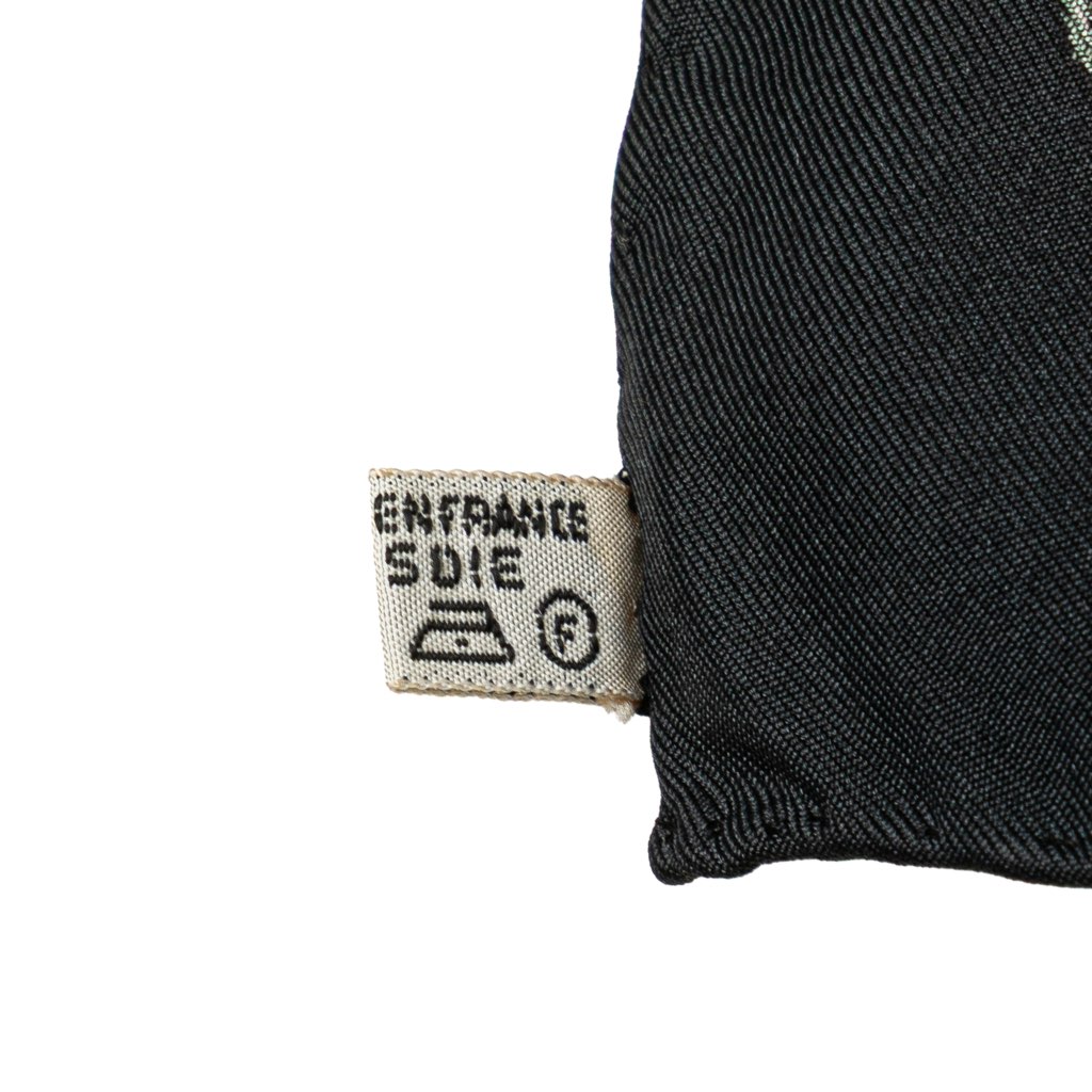 Hermès Les Cles Silk Scarf - Side view