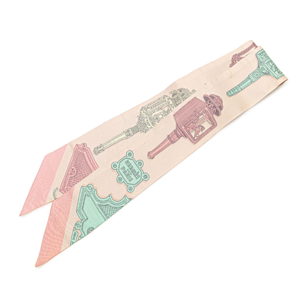 Hermès Merveilleuses Lanternes Silk Twilly Scarf