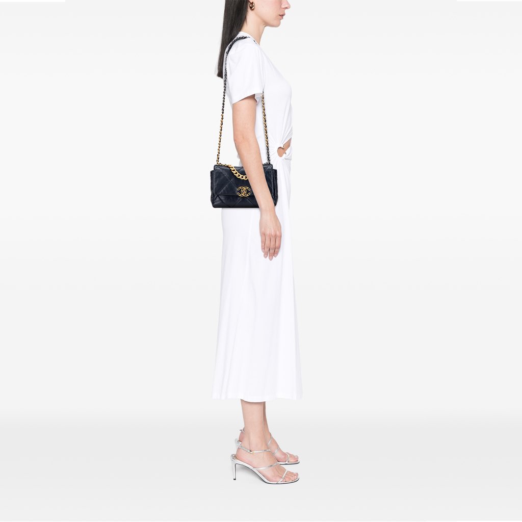 Chanel Medium Lambskin 19 Flap - Image 11