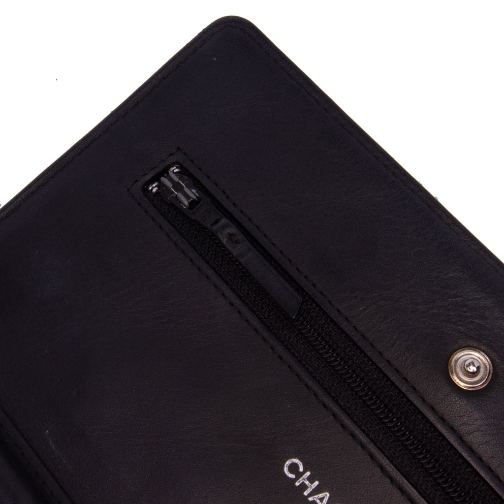 Chanel CC Quilted Patent Wallet On Chain - Image 10