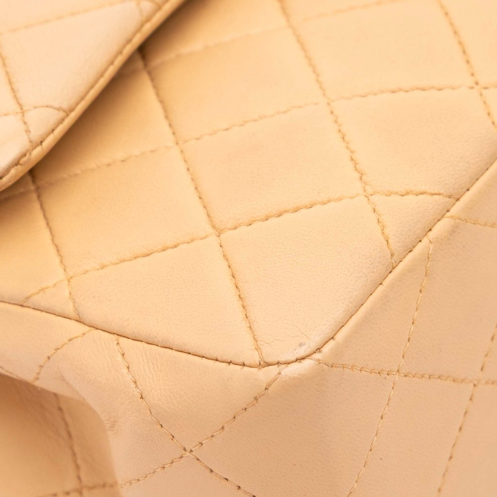 Chanel Small Classic Lambskin Double Flap - Detail 2