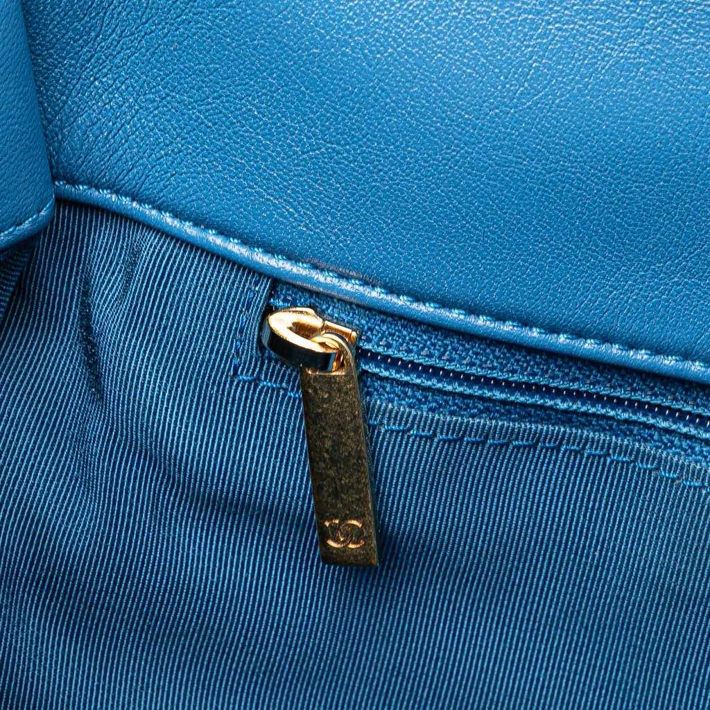 Chanel Large Lambskin 19 Flap - Detail 2