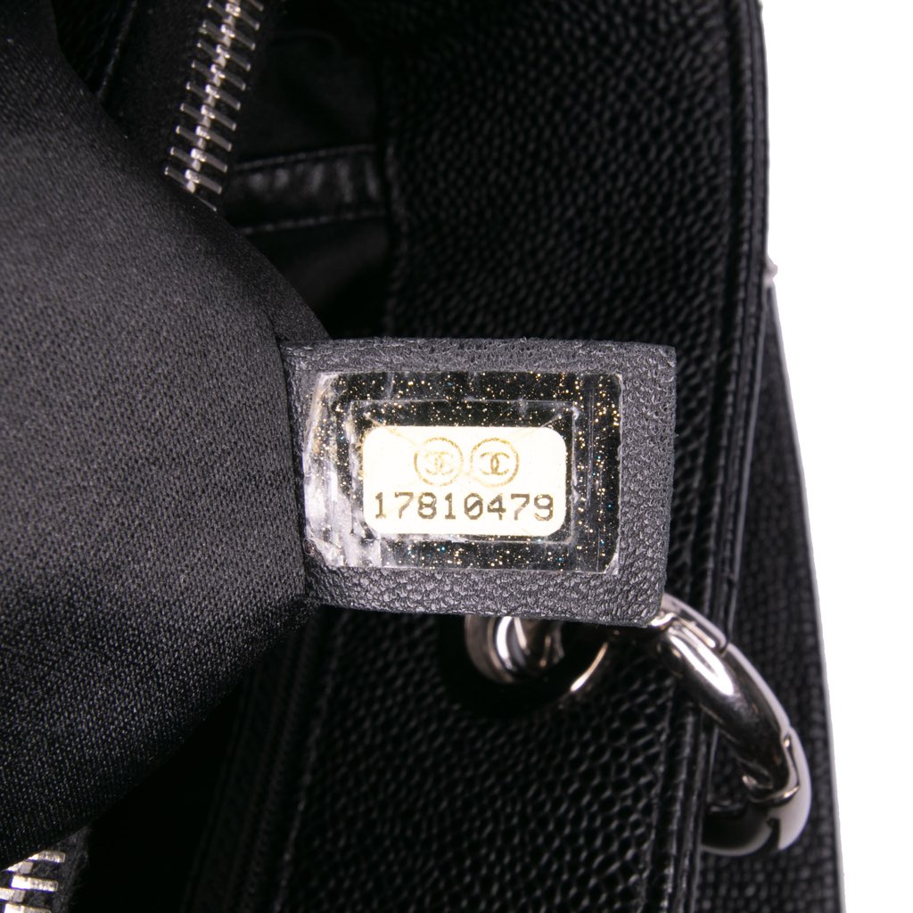 Chanel Caviar Grand Shopping Tote - Detail 1