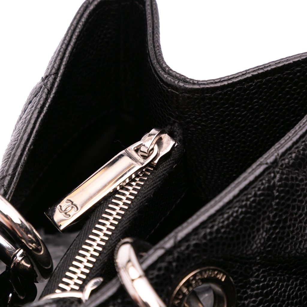 Chanel Caviar Grand Shopping Tote - Detail 2