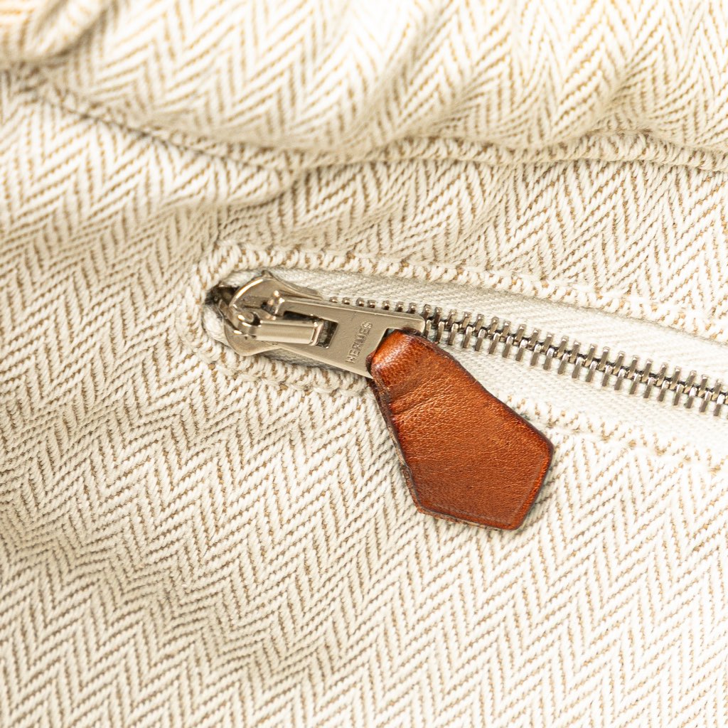 Hermès Canvas and Barenia Fourbi 25 Pouch - Detail 2