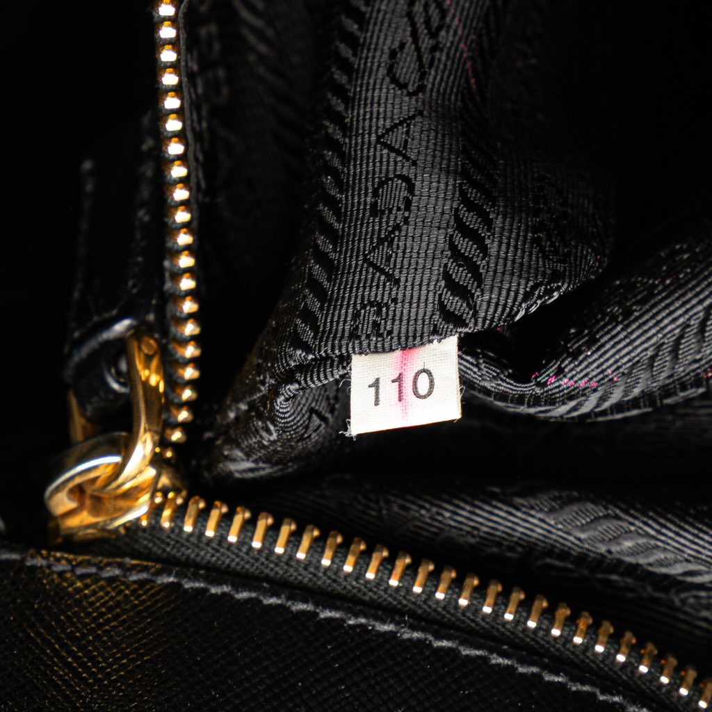 Prada Saffiano Trimmed Tessuto Snap Crossbody - Detail 2