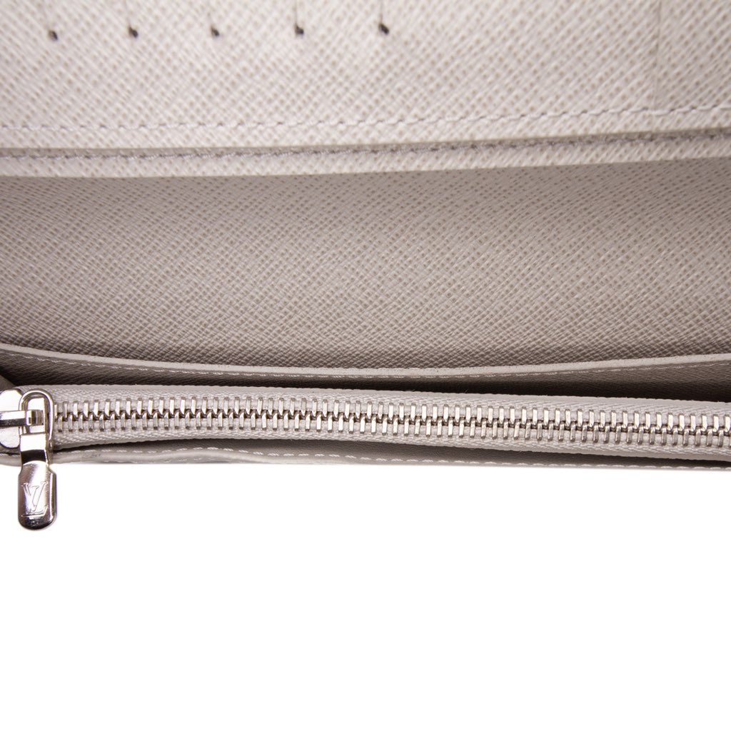 Louis Vuitton Taiga Portefeuille Brazza Bifold Long Wallet - Side view