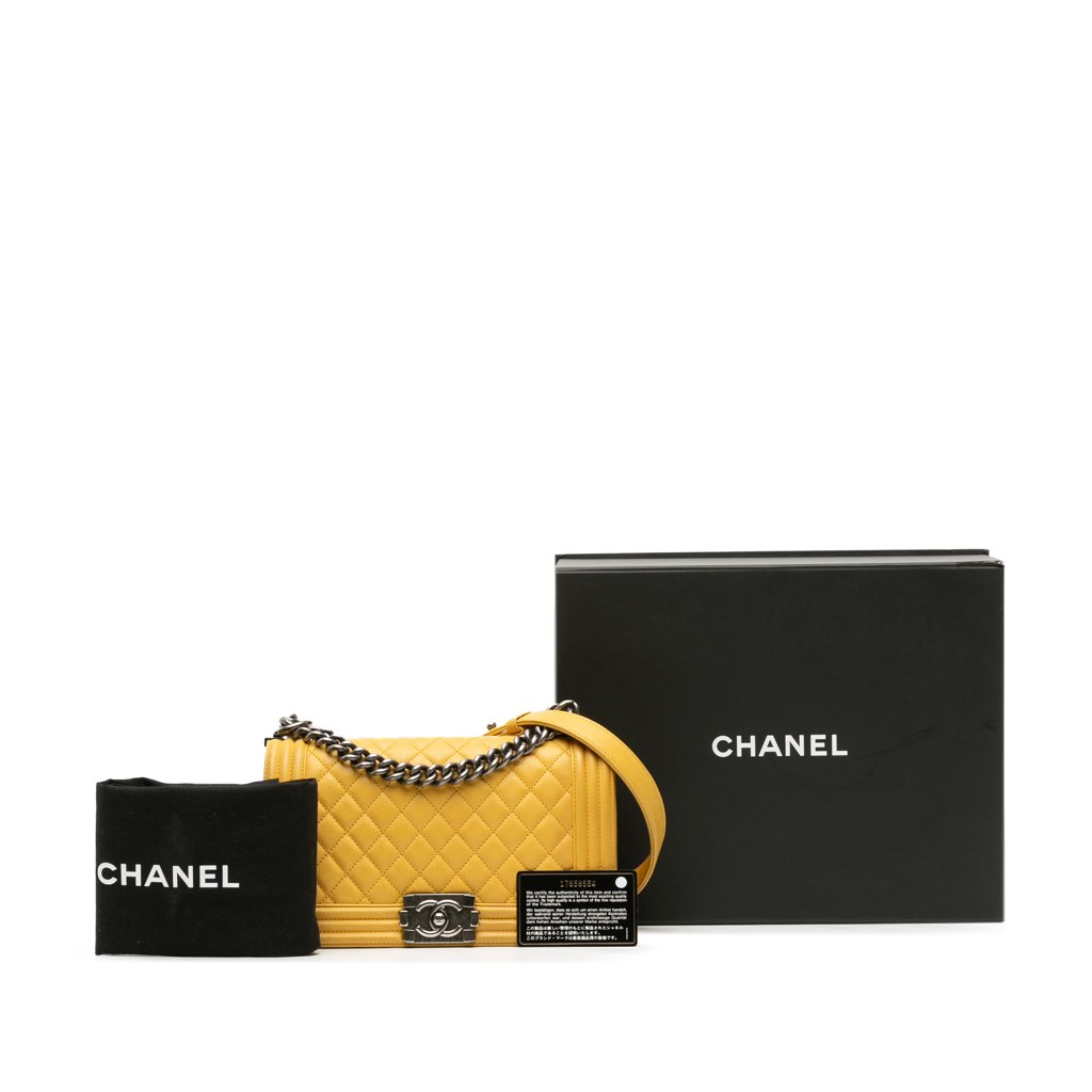Chanel Old Medium Quilted Calfskin Boy Flap - Image 13