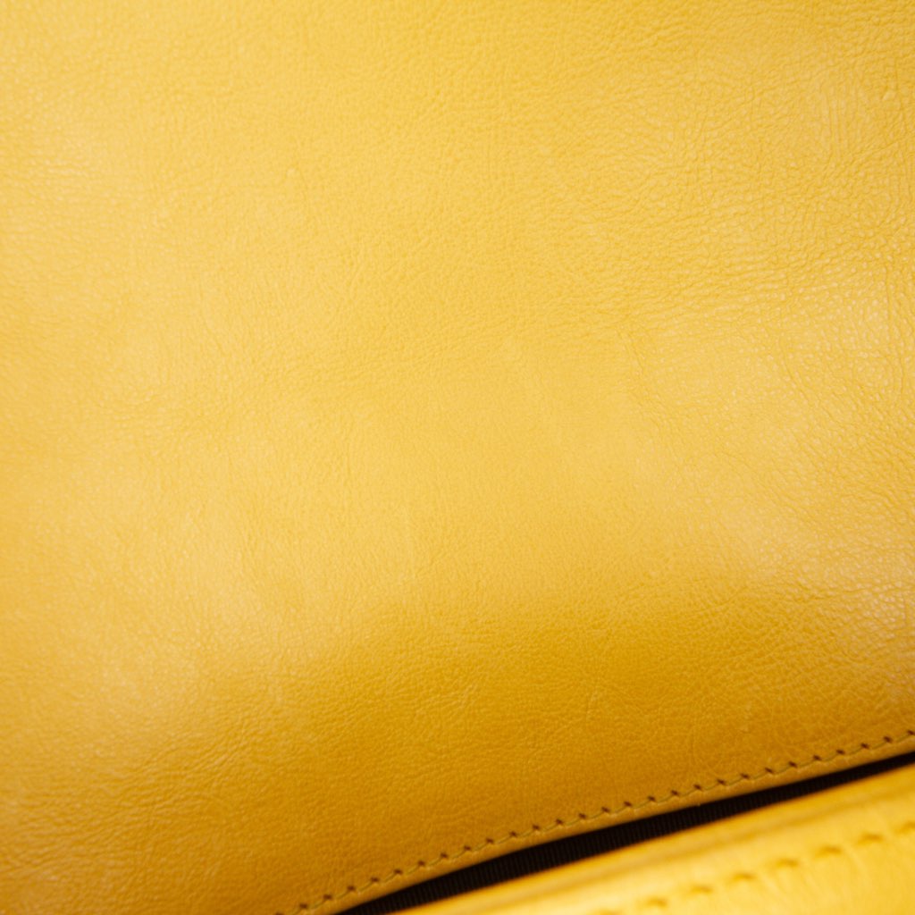 Chanel Old Medium Quilted Calfskin Boy Flap - Detail 2