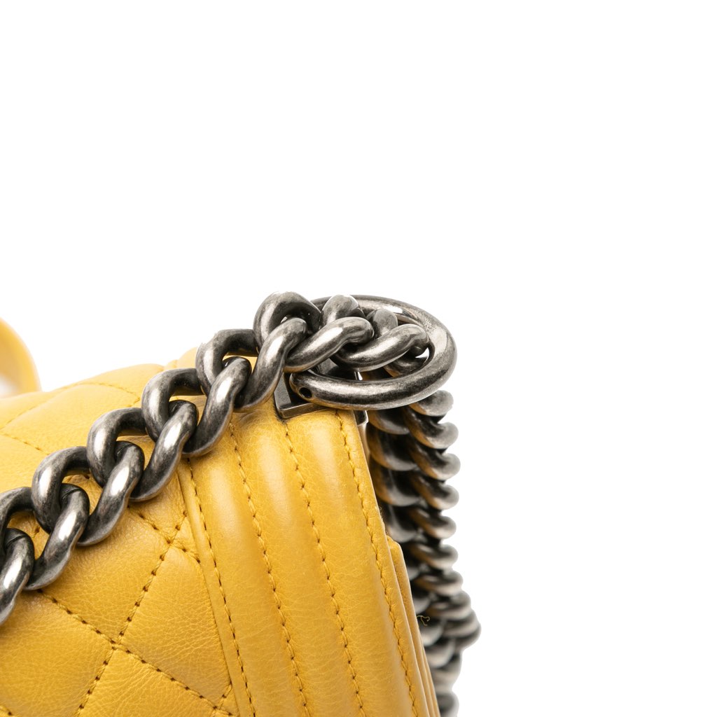 Chanel Old Medium Quilted Calfskin Boy Flap - Image 11