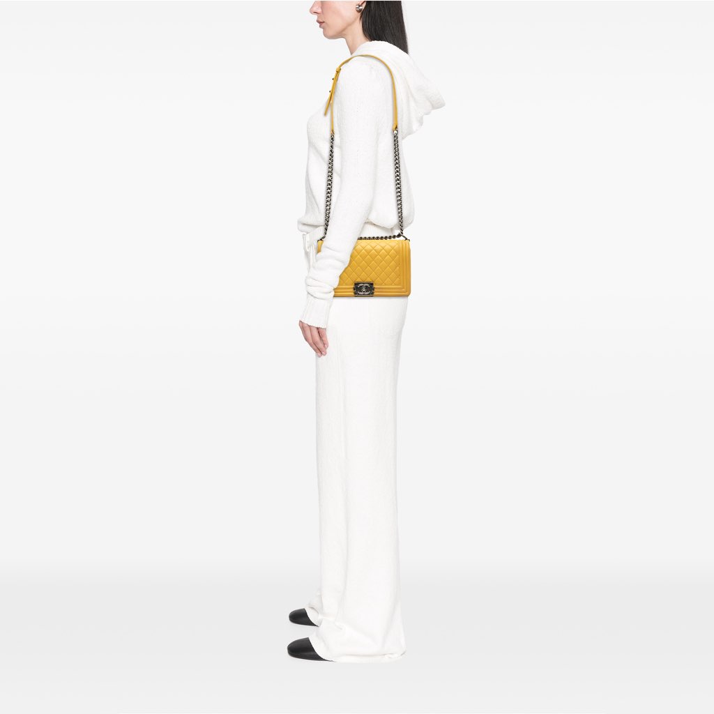 Chanel Old Medium Quilted Calfskin Boy Flap - Image 12