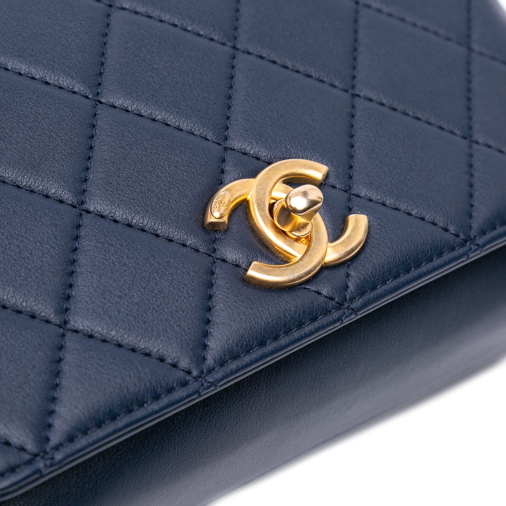 Chanel CC Quilted Lambskin Triple Pearl Chain Flap - Image 10
